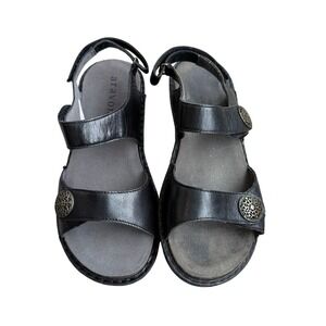 Aravon Size 8 Womens Black Leather Medallion Comfort Sandals Adjustable Straps